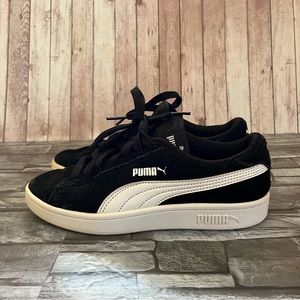 Puma Smash V2 Kids  Suede Sneakers Black 365176-01, fits 5.5 womens